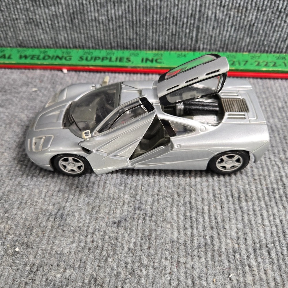 Maisto McLaren F1 Diecast Car Silver Convertible Model 1:18